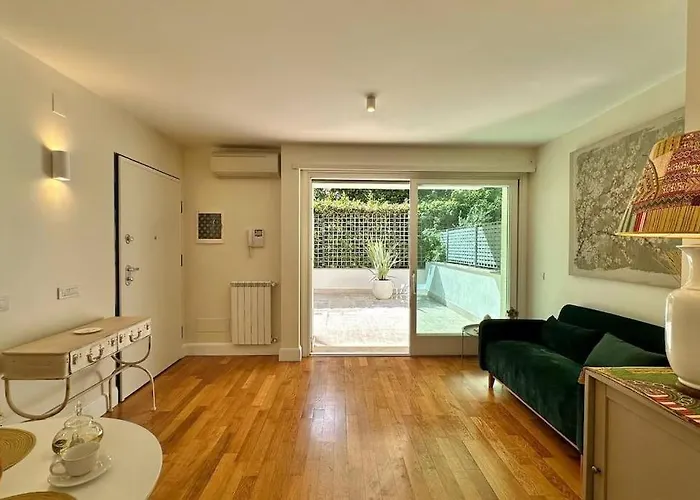 Elegant With Terrace In Balduina * רומא