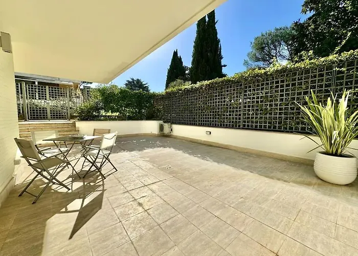 Elegant With Terrace In Balduina * רומא
