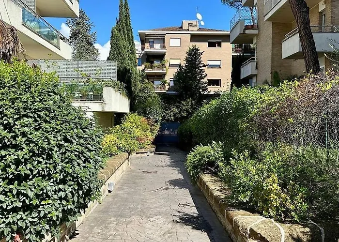 Elegant With Terrace In Balduina דירה רומא
